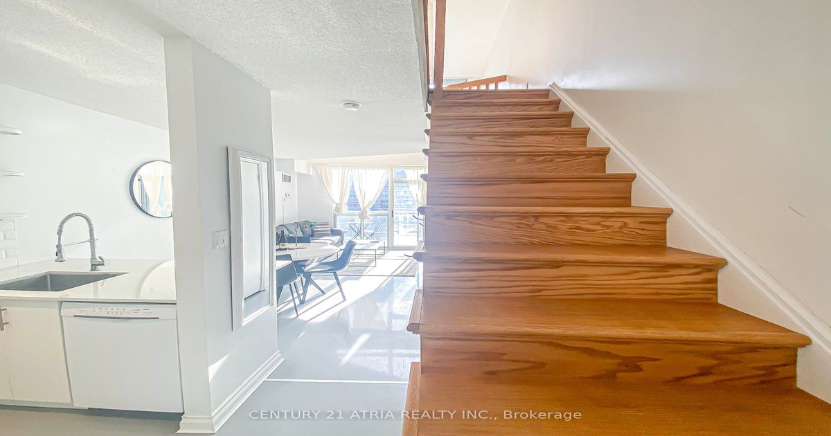1029 King St W Toronto