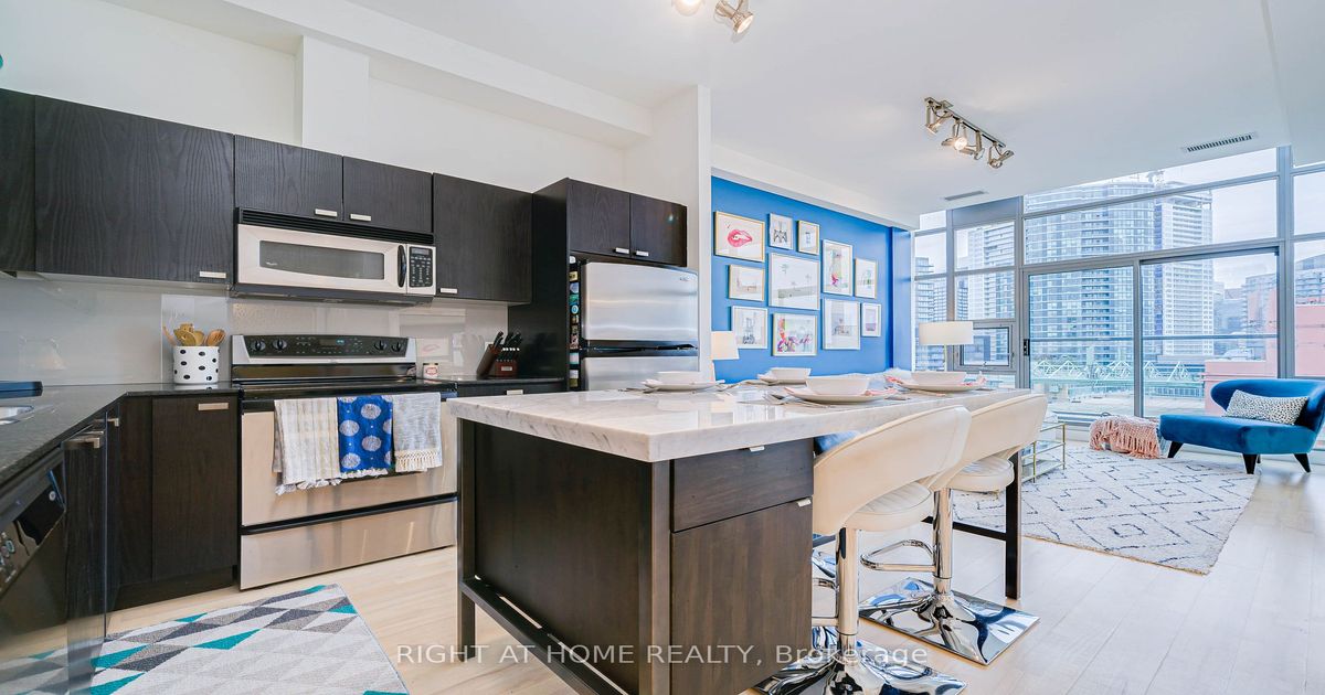 637 Lake Shore Boulevard W Toronto