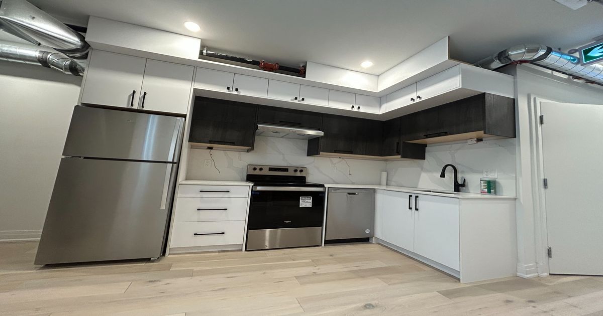 1171 Dundas Street W Toronto