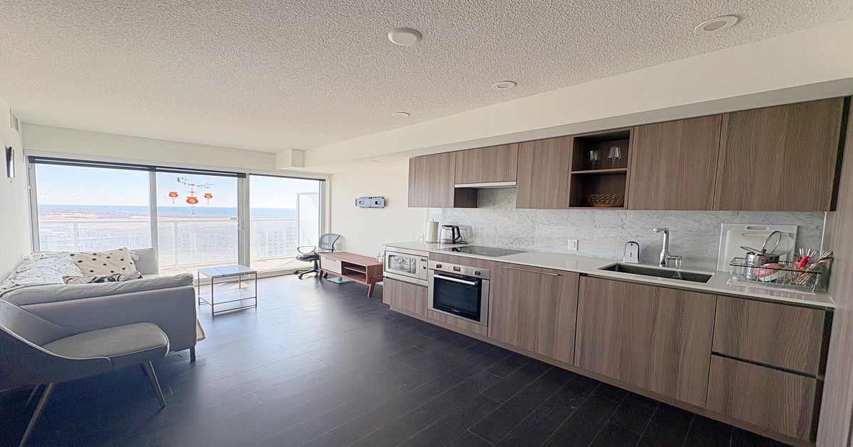 17 Bathurst Street Toronto