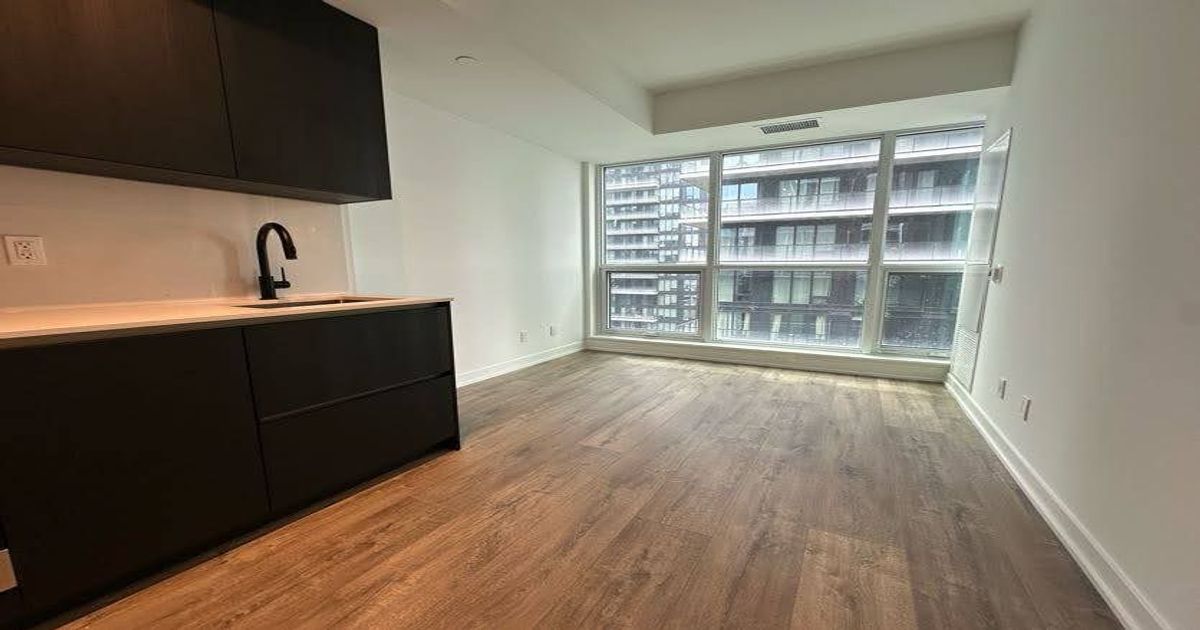 327 King Street W Toronto