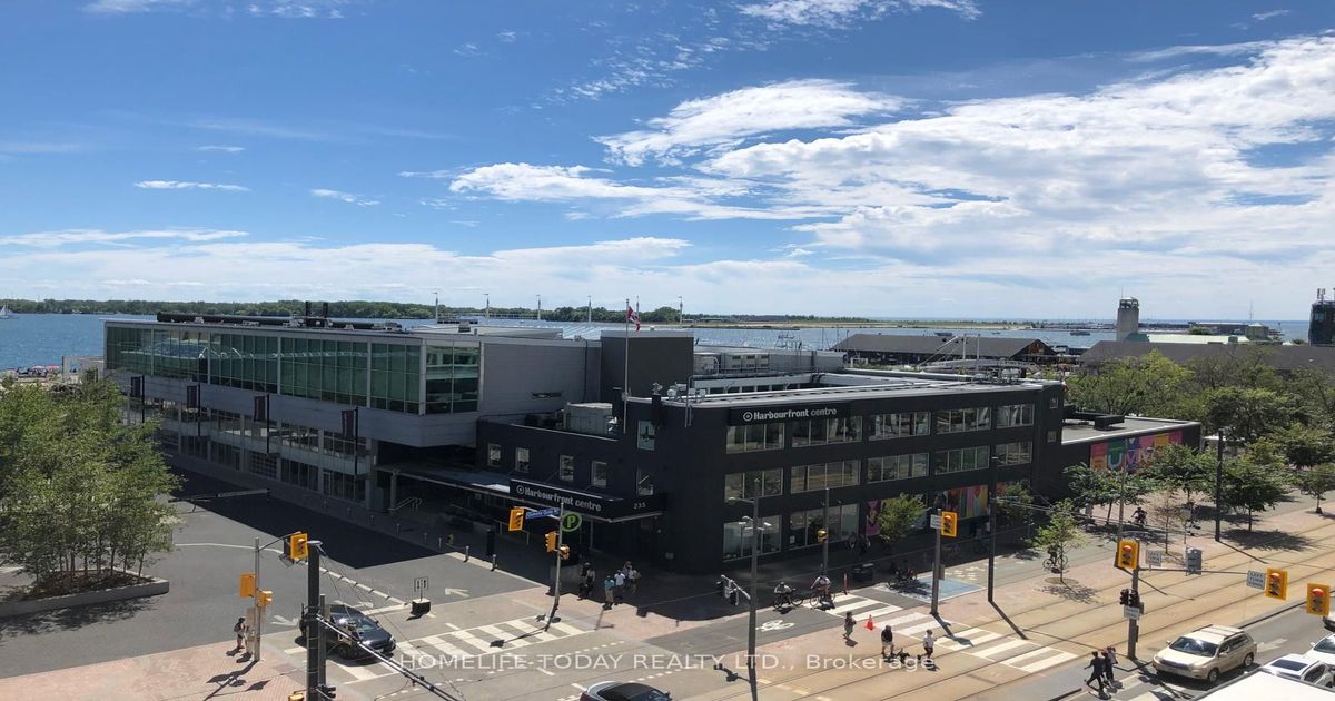 218 Queens Quay W Toronto