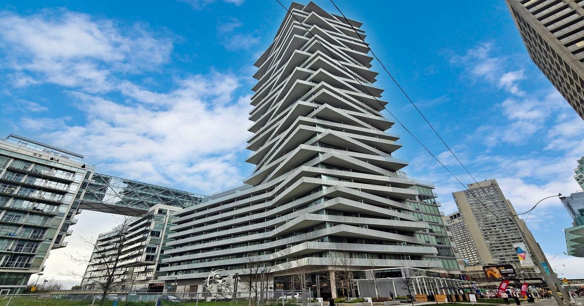 15 Queens Quay E Toronto