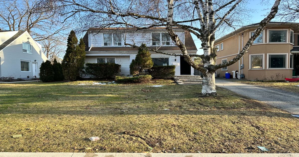 9 Roycrest Avenue Toronto