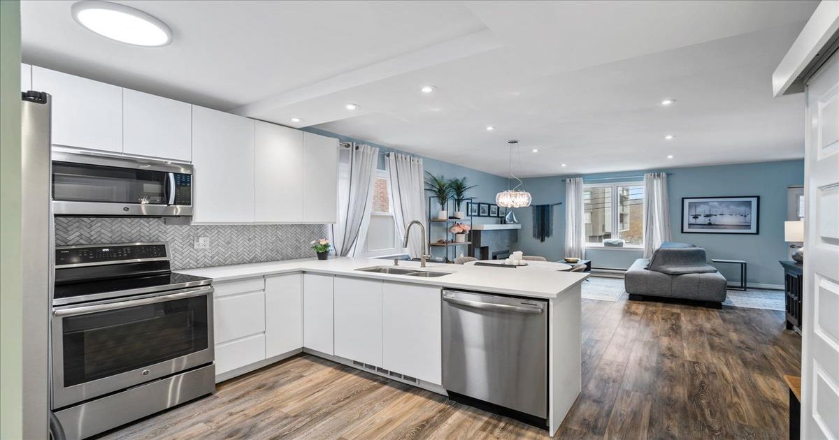 25 Hillsboro Avenue Toronto