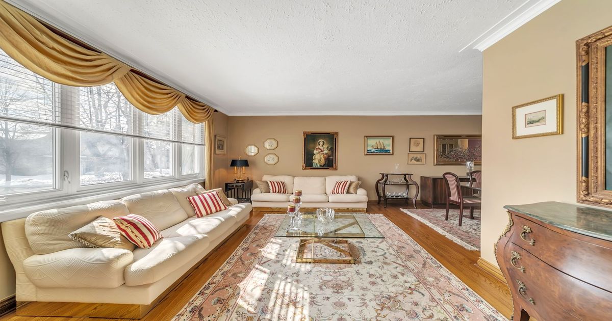300 Spring Garden Avenue Toronto