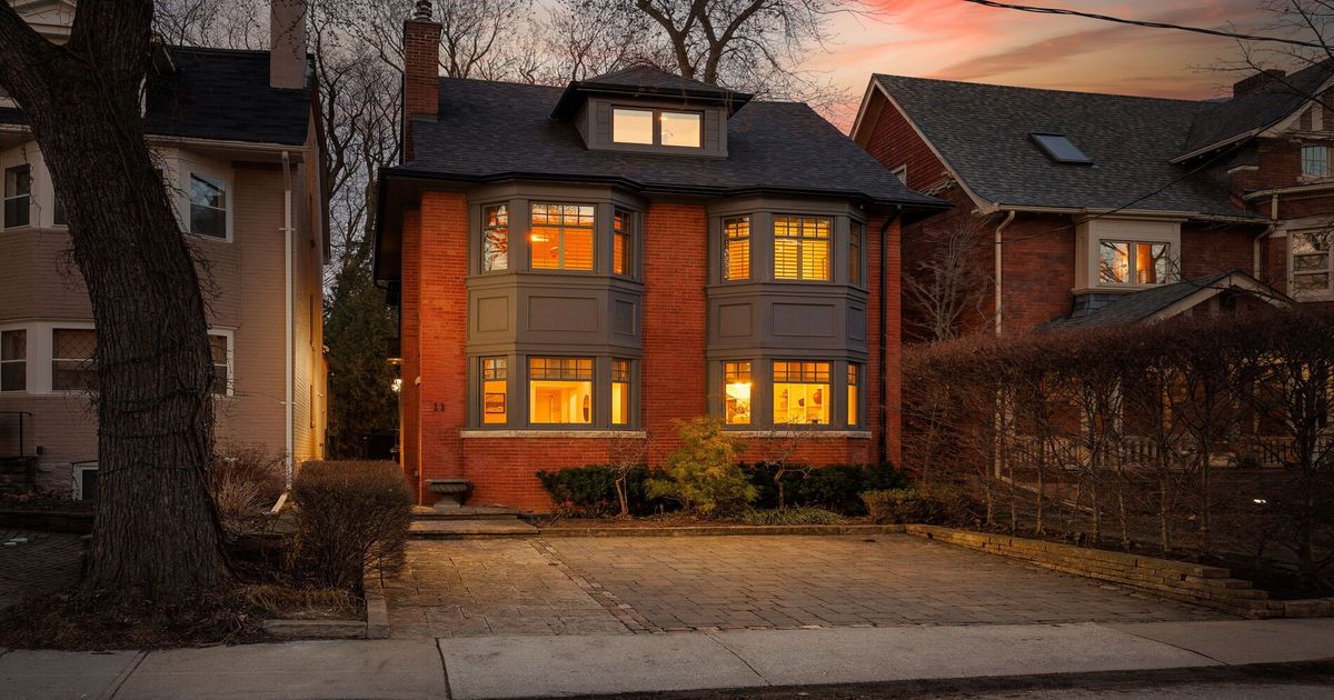 11 Hawthorn Avenue Toronto
