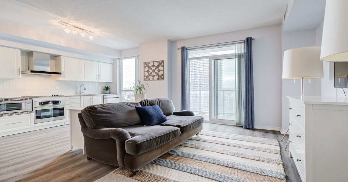 352 Front Street W Toronto