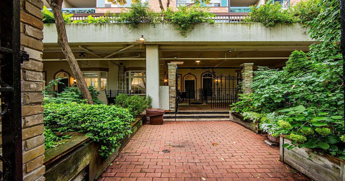 71 Mccaul Street Toronto