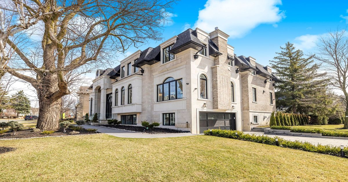 81 Upper Canada Drive Toronto