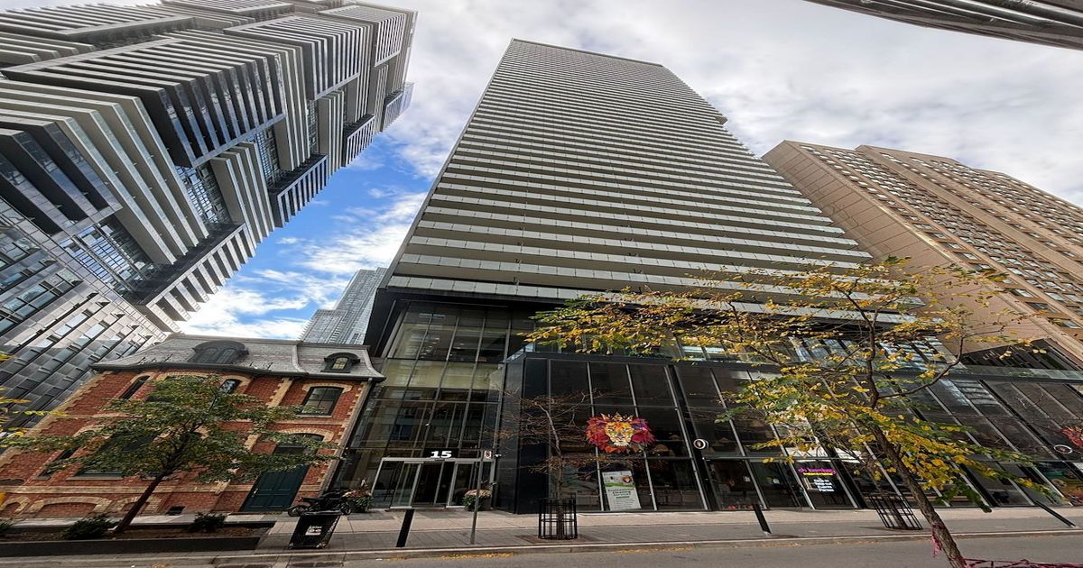 15 Grenville Street Toronto