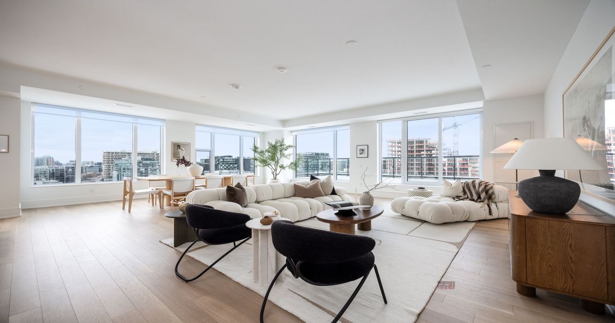 455 Wellington Street W Toronto
