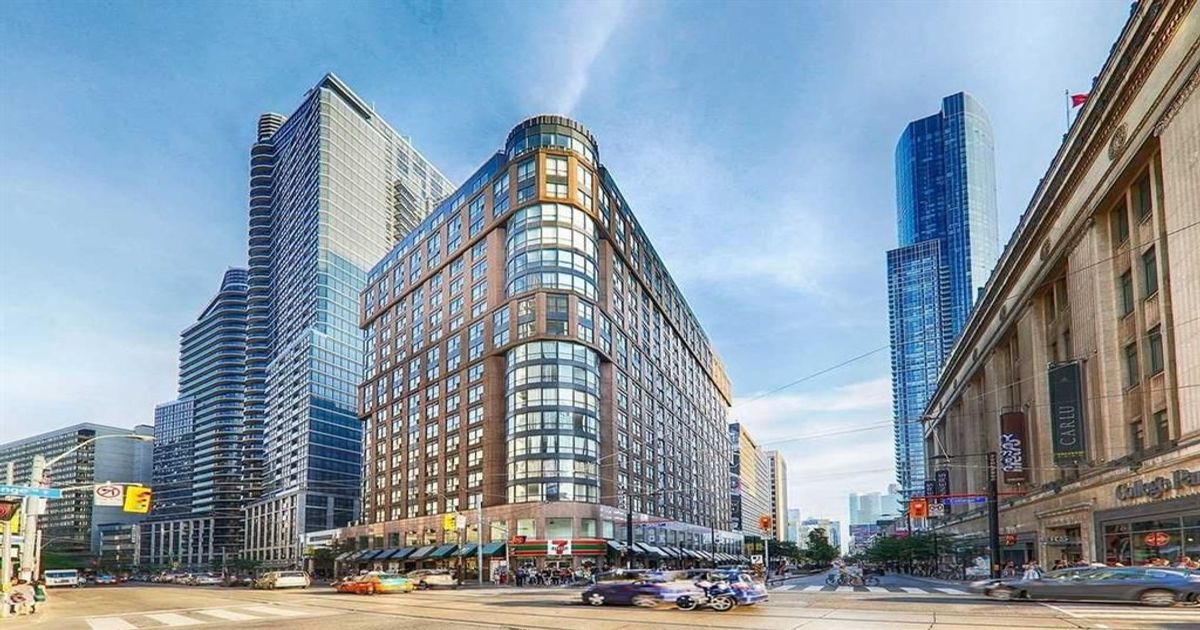 7 Carlton Street Toronto