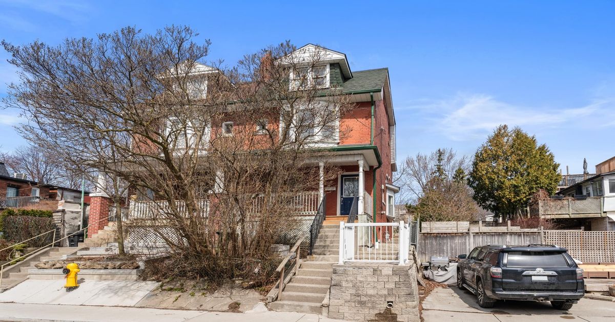 2 Dewson Street Toronto