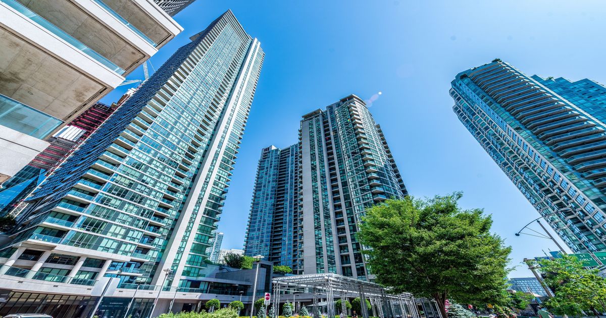 18 Harbour Street Toronto