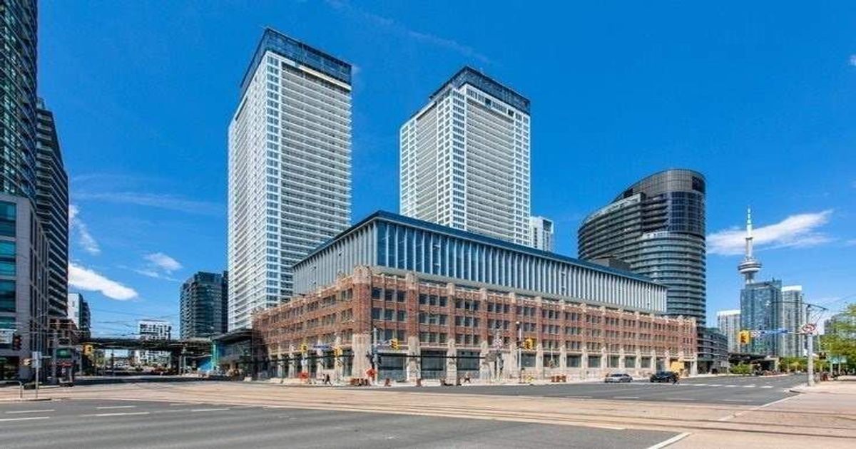 17 Bathurst Street Toronto