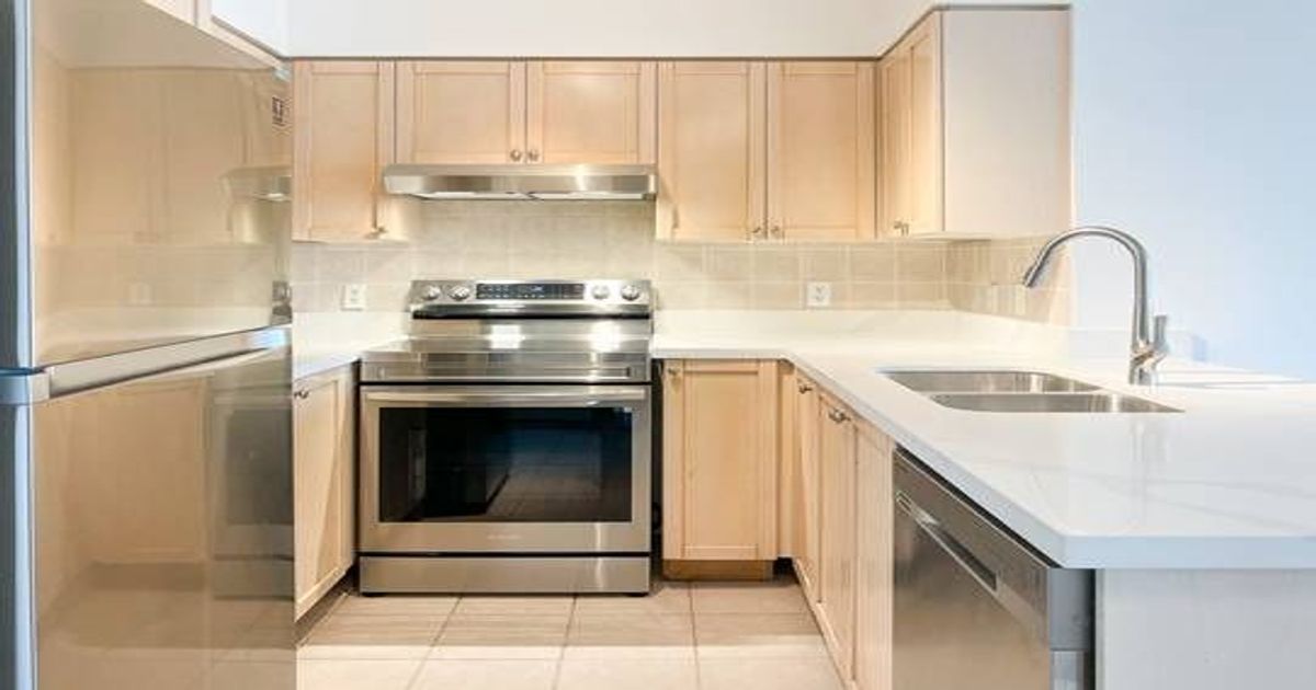 23 Hollywood Avenue Toronto
