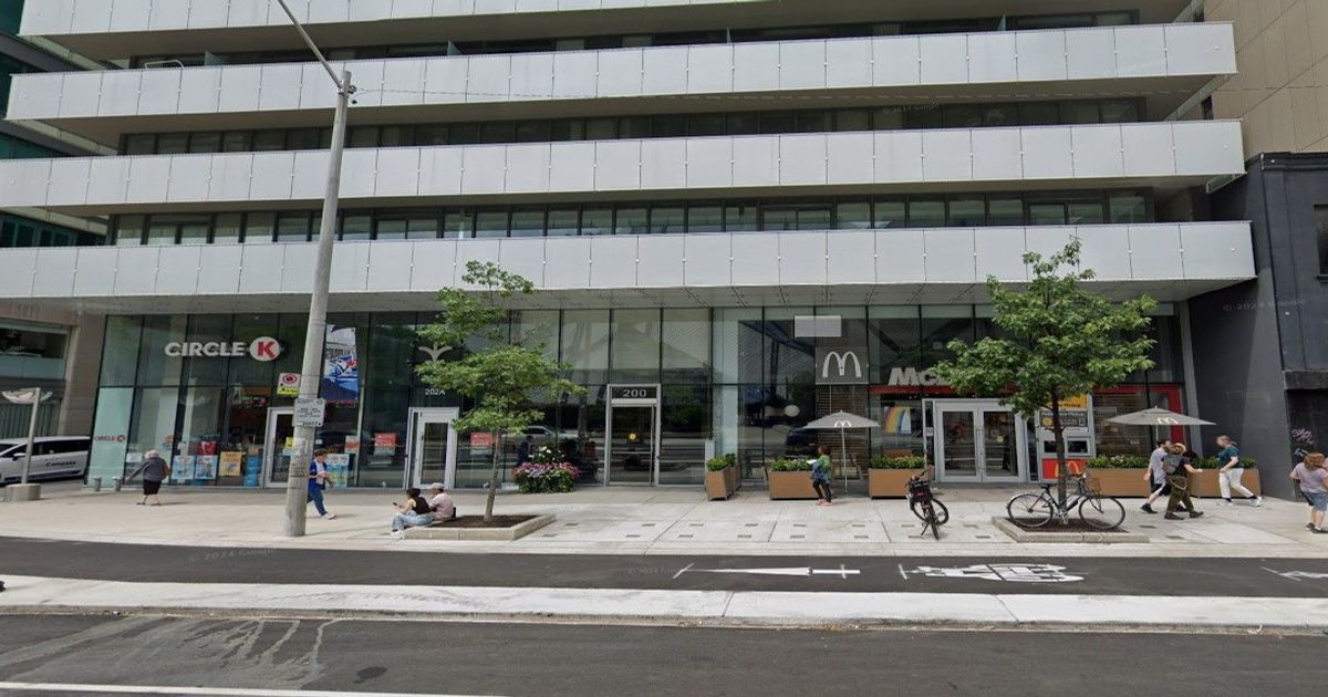 200 Bloor Street W Toronto