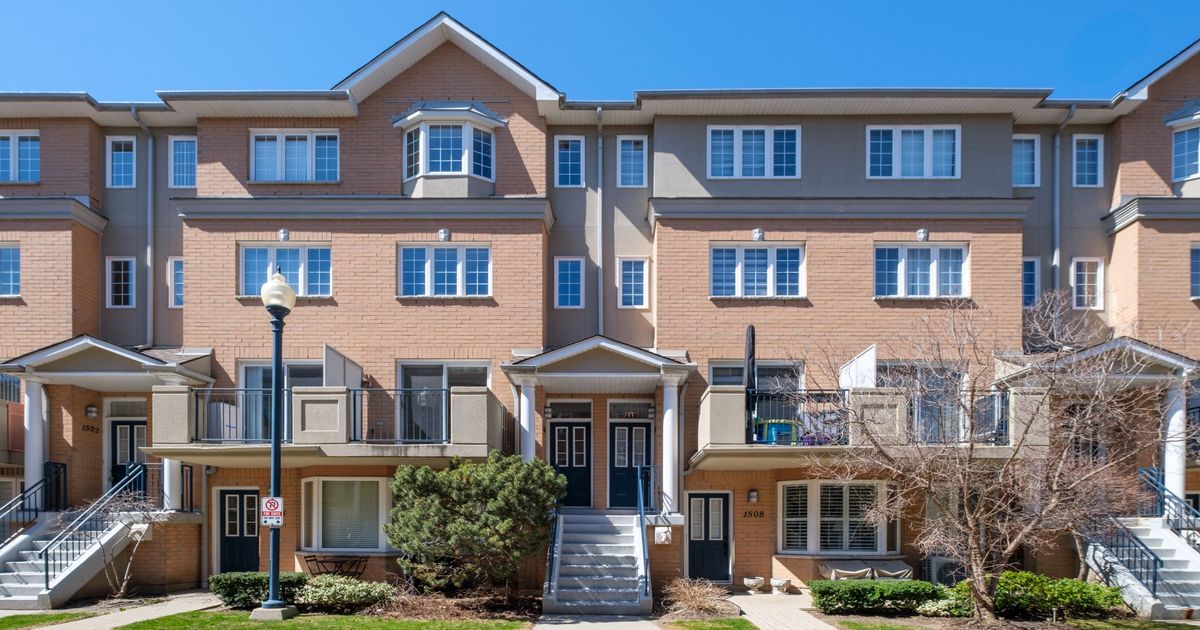 28 Sommerset Way Toronto
