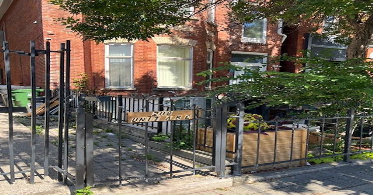 208 Carlton Street Toronto