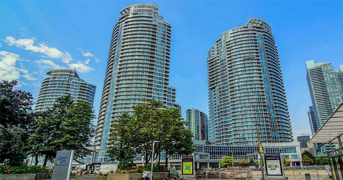 208 Queens Quay W Toronto