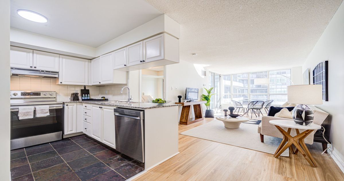 230 Queens Quay W Toronto