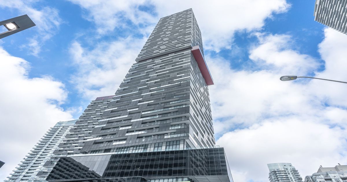 8 Eglinton Avenue E Toronto
