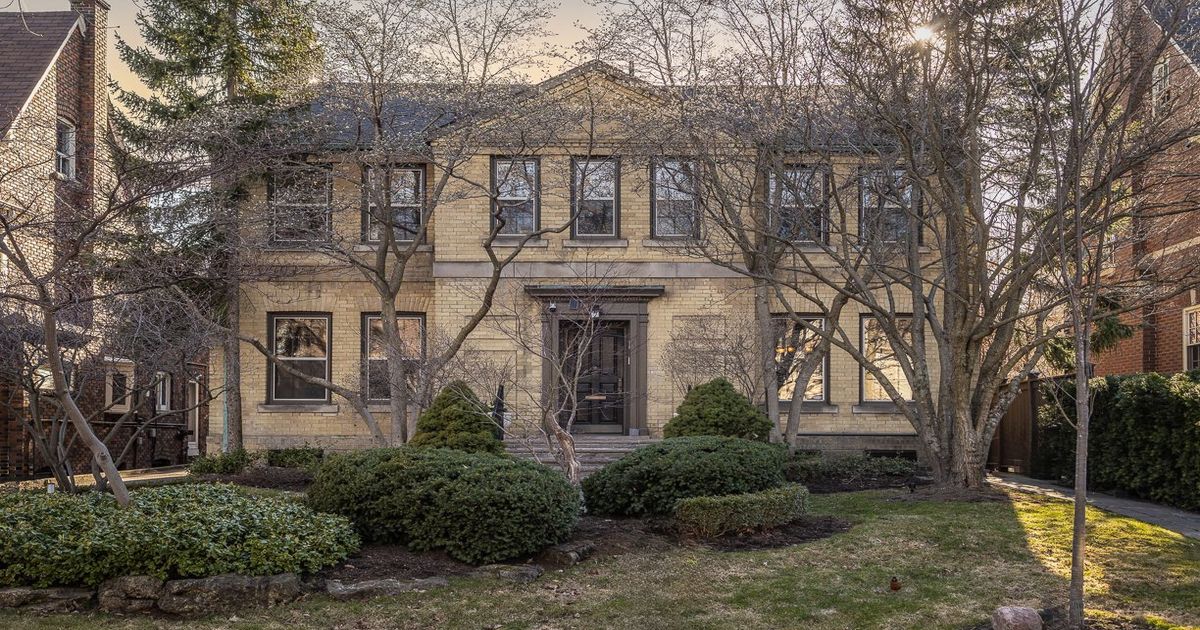 406 Glenayr Road Toronto