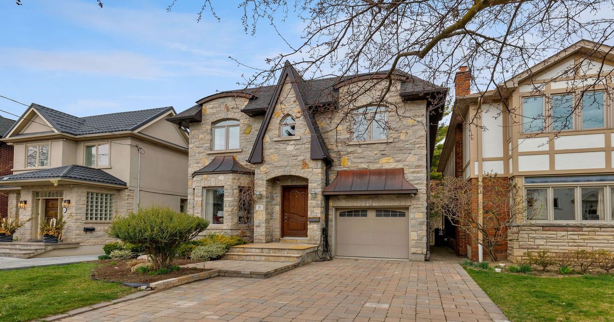 8 Rutherglen Road Toronto