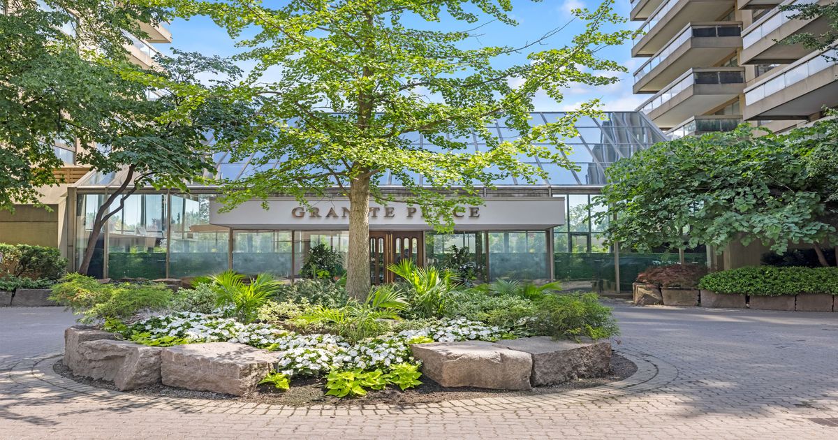 63 St Clair Avenue W Toronto