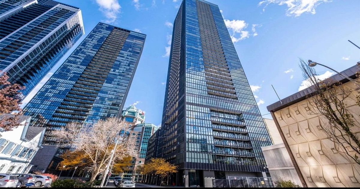 101 Charles Street E Toronto