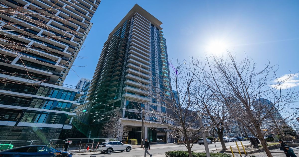 25 Broadway Avenue Toronto