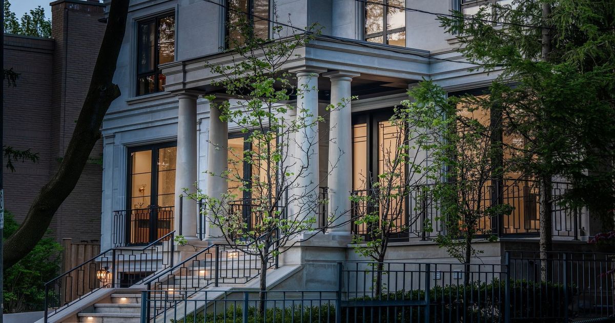 101 Dunloe Road Toronto