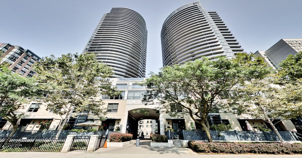 23 Carlton Street Toronto