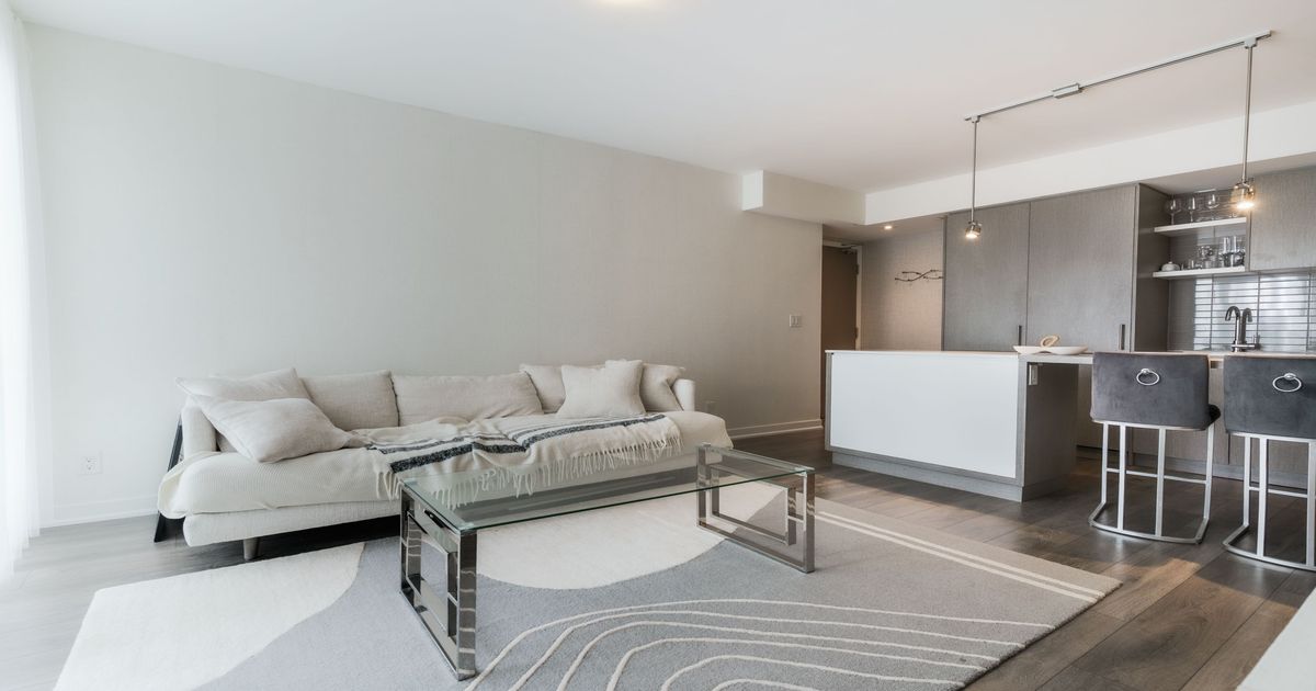 100 Harbour Street Toronto