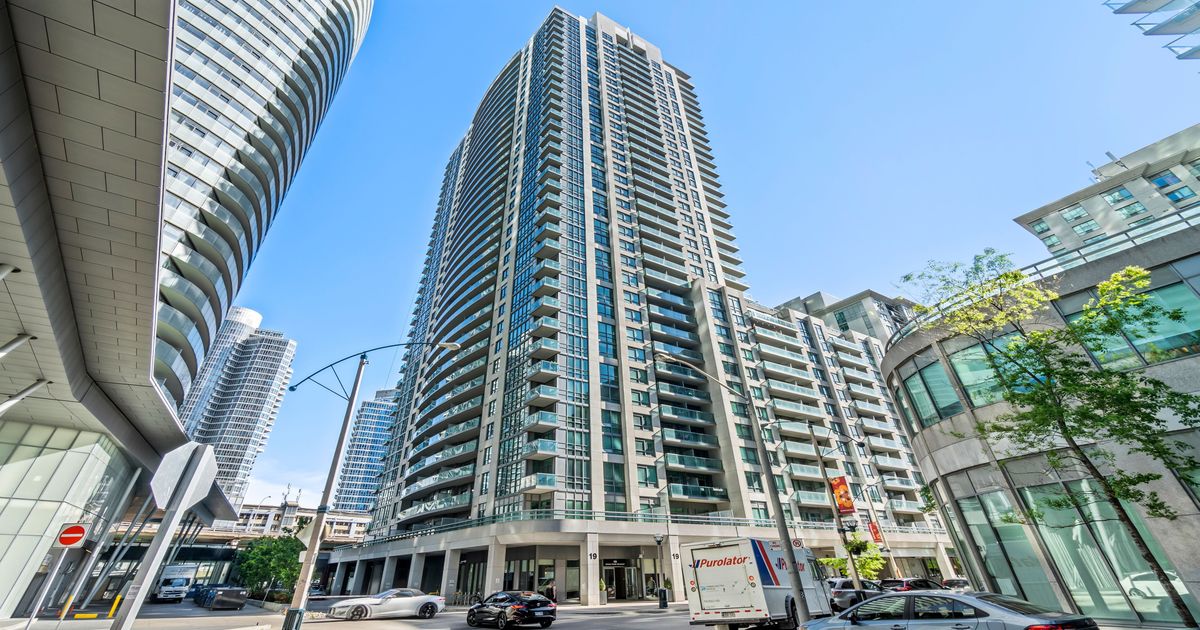 19 Grand Trunk Crescent Toronto