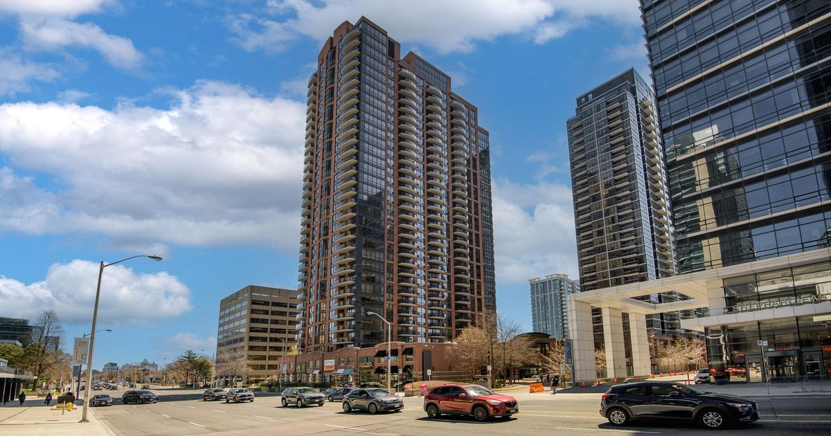 33 Sheppard Avenue E Toronto