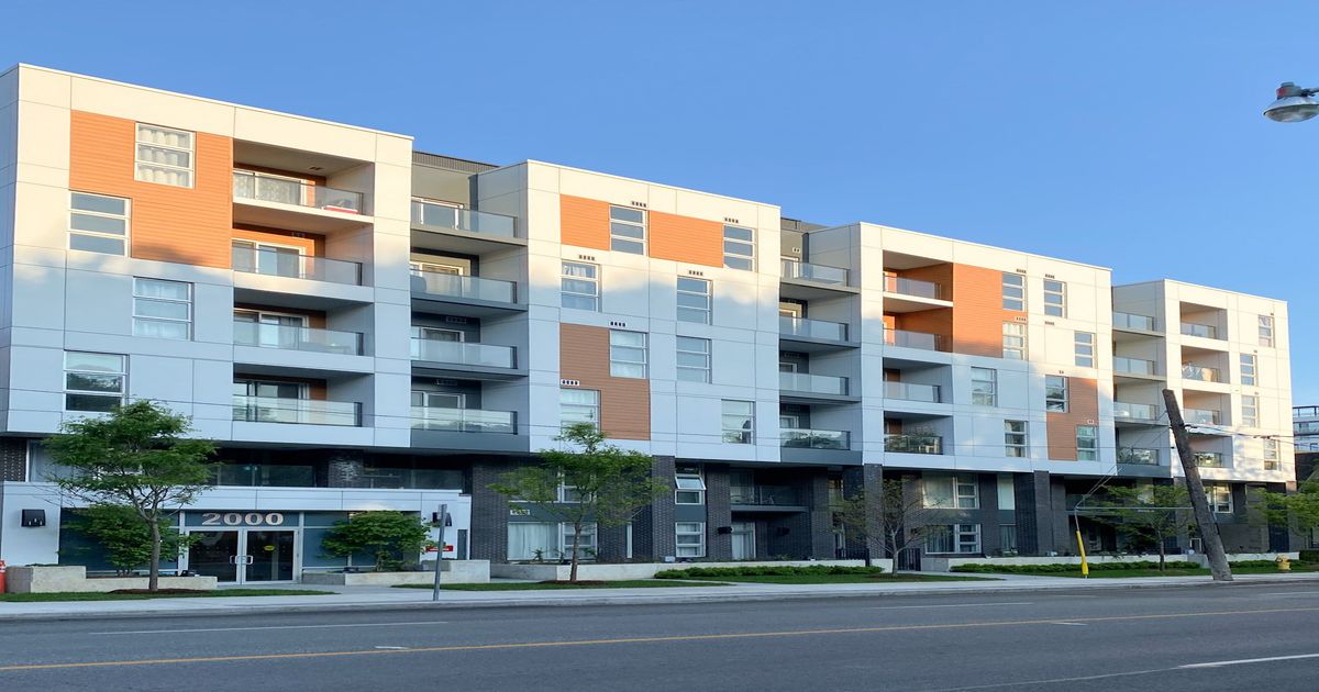 2000 Bathurst Street Toronto