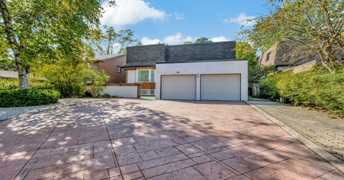 38 Tarbert Road Toronto