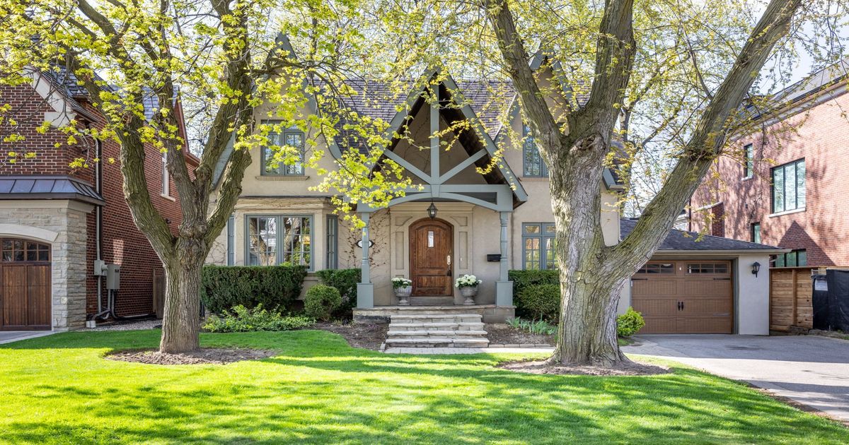 537 Deloraine Avenue Toronto