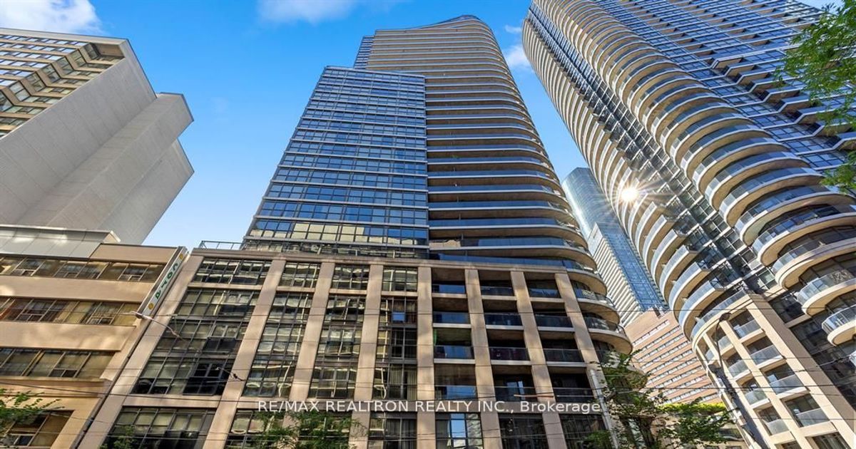 25 Carlton Street Toronto