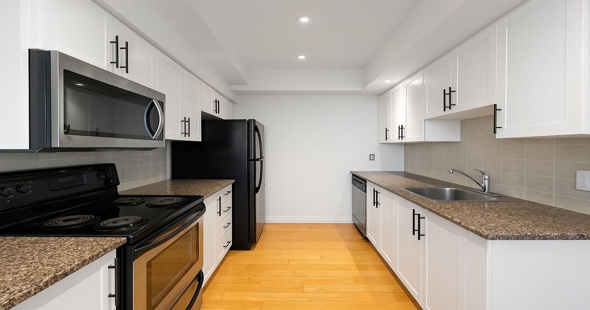 250 Wellington Street W Toronto