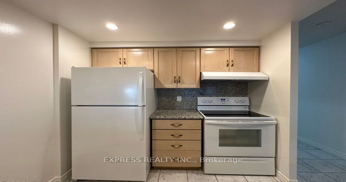 168 Simcoe Street Toronto