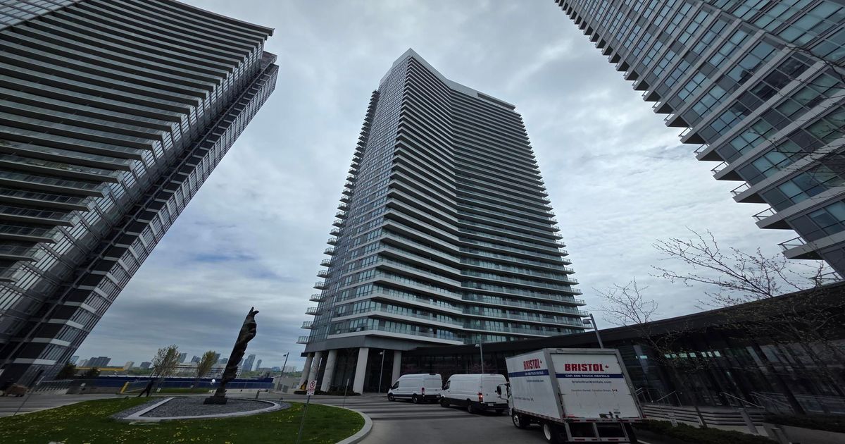 117 Mcmahon Drive Toronto