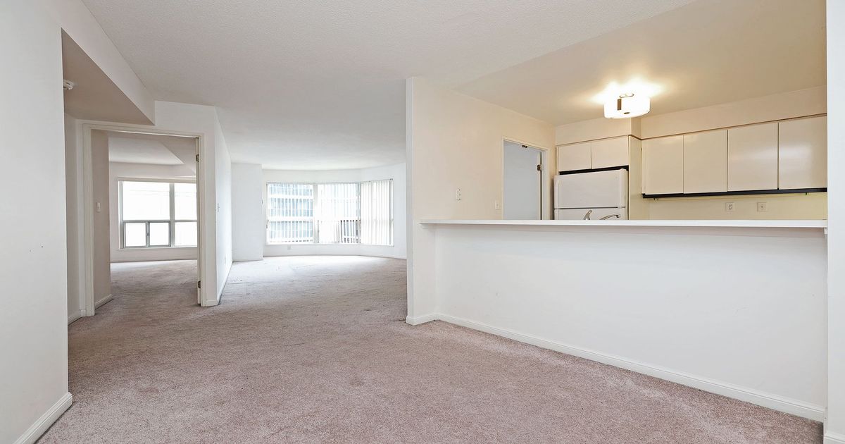 7 Carlton Street Toronto