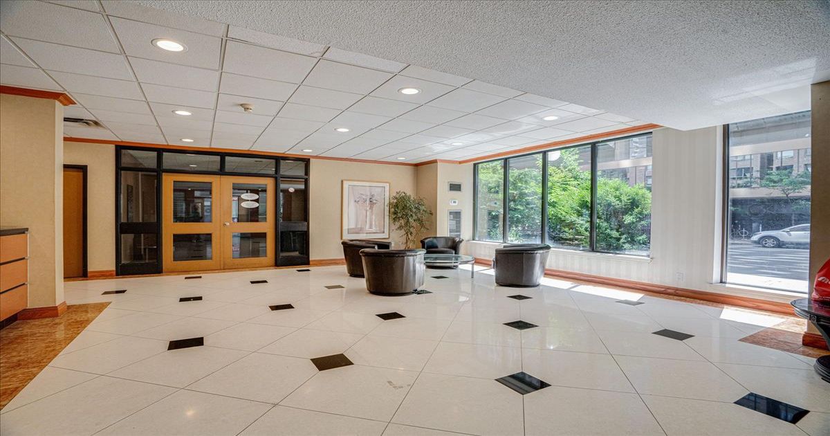 633 Bay Street Toronto