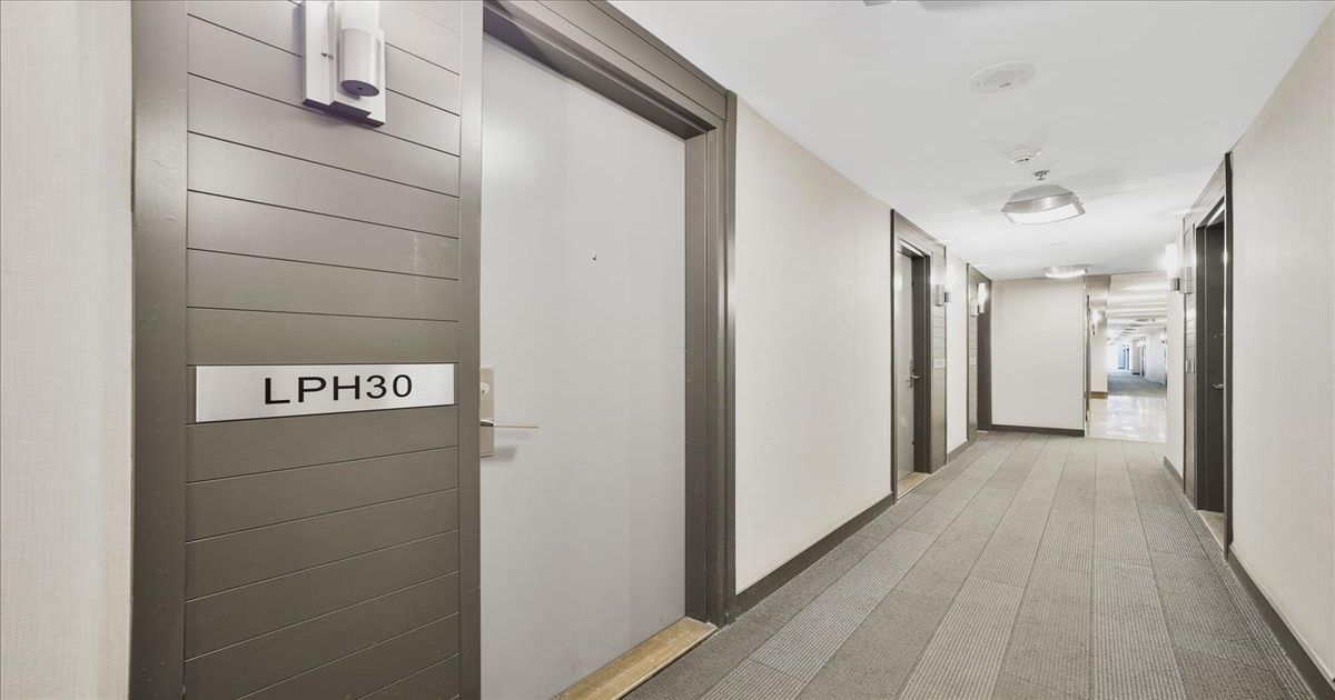 21 Nelson Street Toronto