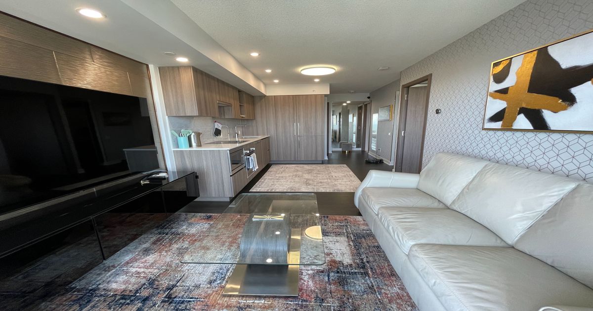 17 Bathurst Street Toronto