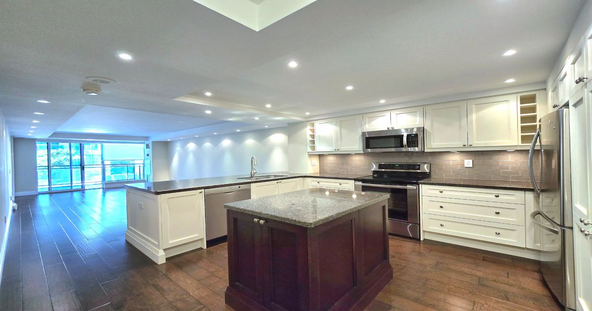 28 Hollywood Avenue Toronto