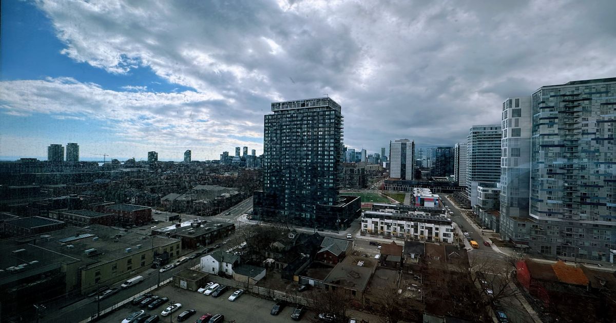 5 DEFRIES Street Toronto